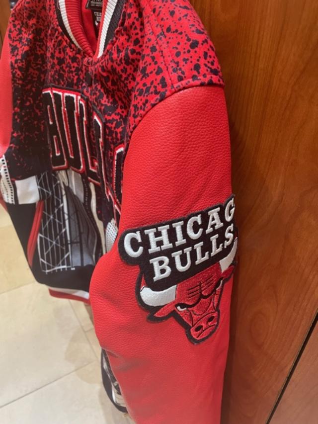 PRO STANDARD CHICAGO BULLS SIX TIME CHAMPIONS JACKET RED At The Mister ...