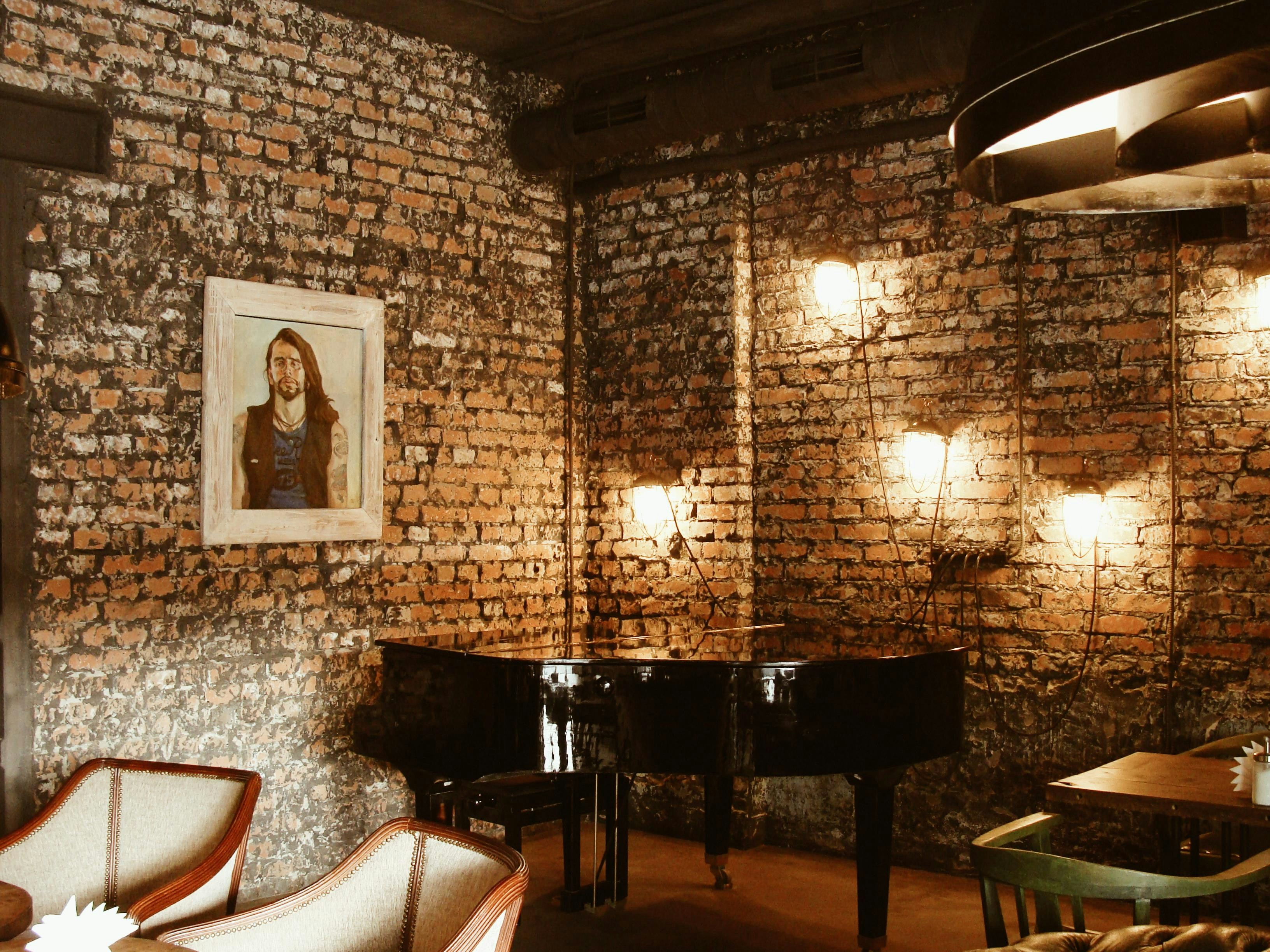 Piano Bar