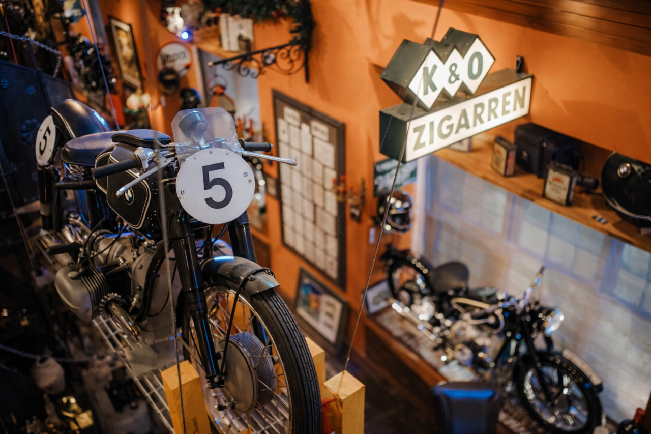 Nettesheim Collection: Private Tour