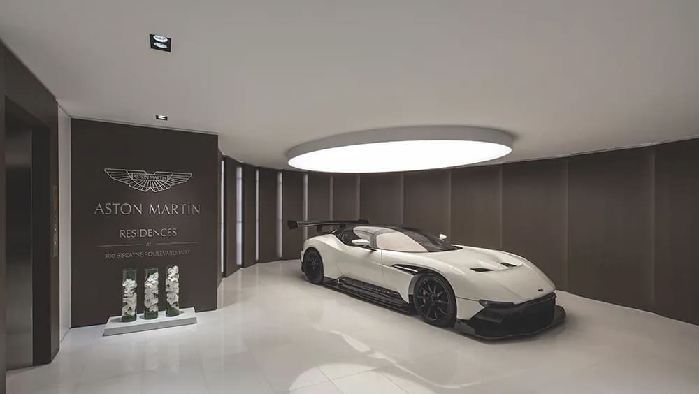 peoplevine-robb-report-0823-8-2.jpg